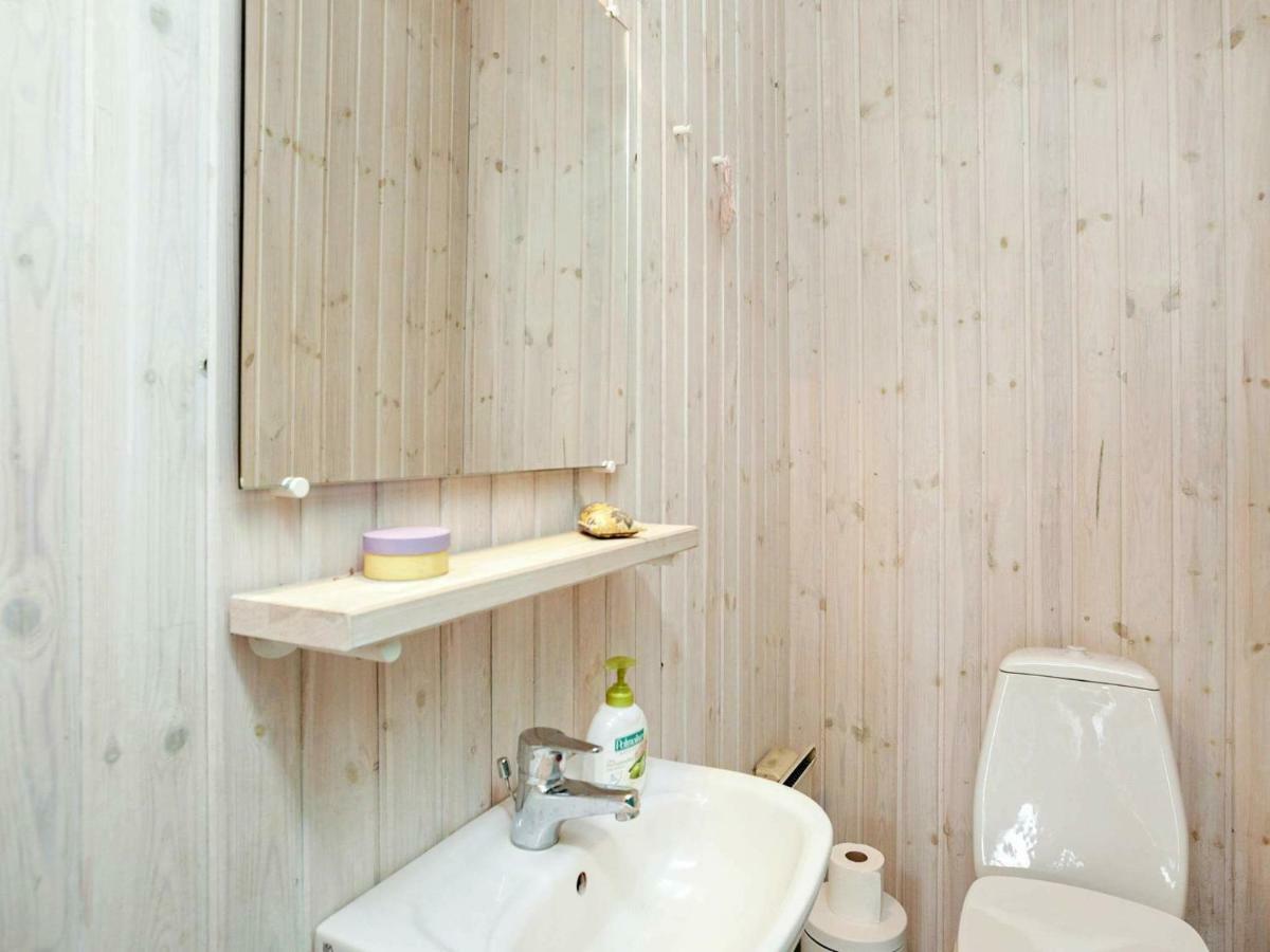 6 Person Holiday Home In Otterup 객실 사진